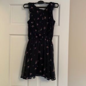 Abercrombie kids dress, in navy with small pink flowers, size 11/12